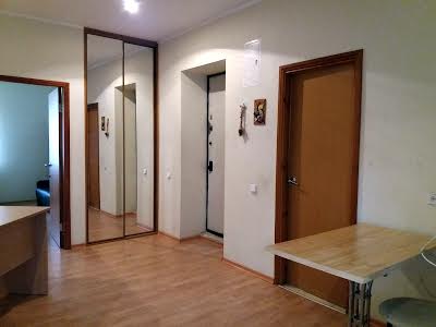 комерційна за адресою Тарасівська вул., 14