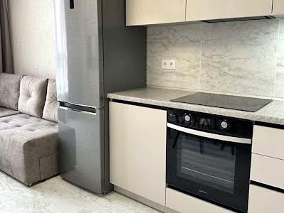 квартира за адресою Набережно-Рибальська вул., 27