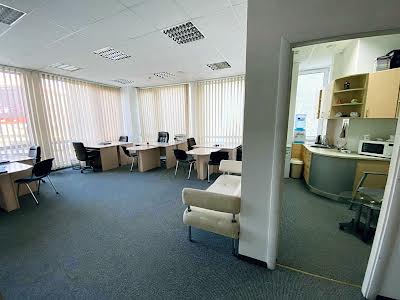 комерційна за адресою Еспланадна вул., 20