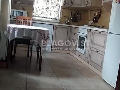 будинок за адресою с. Требухів, Квітнева
