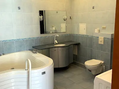 квартира за адресою Анни Ахматової вул., 45