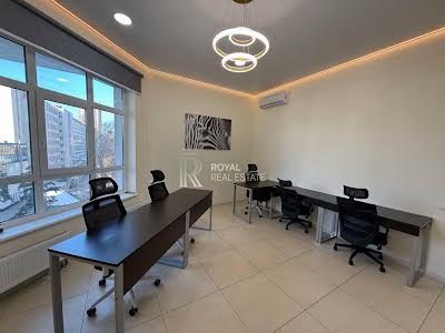коммерческая по адресу Кловский спуск, 7a
