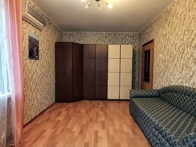 квартира за адресою Драгоманова вул., 1