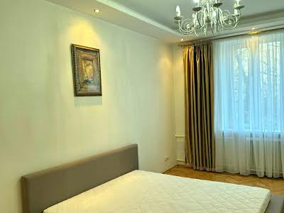квартира за адресою Лаврська вул. (Січневого Повстання), 6