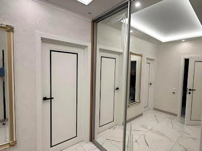 квартира по адресу Драгоманова ул., 2-А