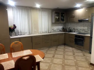 будинок за адресою Дніпровська