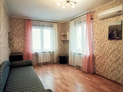 квартира за адресою Драгоманова вул., 1