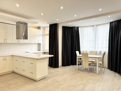 квартира за адресою Федора Ернста вул., 16а