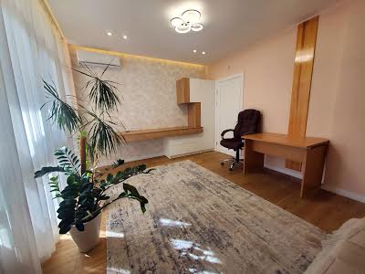 квартира за адресою Митрополита Василя Липківського вул. (Урицького), 37-В