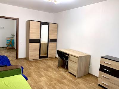 квартира по адресу Ревуцкого ул., 40-Г