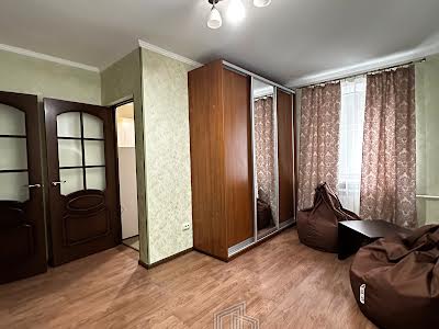 квартира по адресу Авиаконструктора Антонова ул., 10
