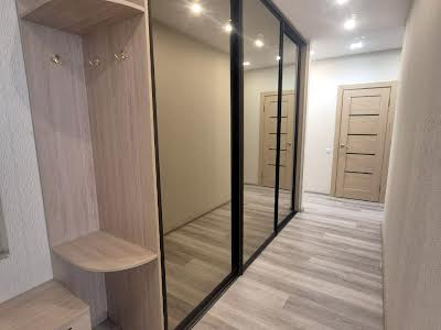 квартира за адресою Регенераторна вул., 4