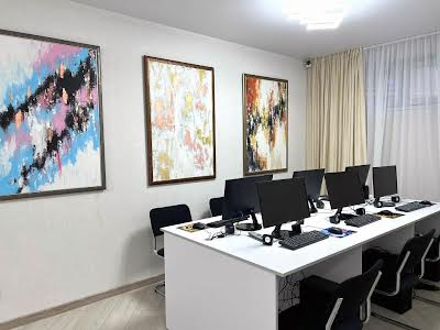 комерційна за адресою Генуезька вул., 3В