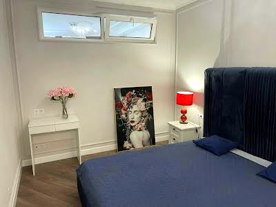 квартира по адресу Кловский спуск, 7