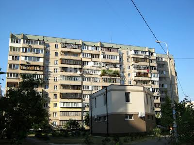 квартира за адресою Ревуцького вул., 24/4