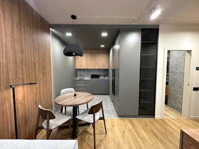 квартира за адресою Салютна вул., 2