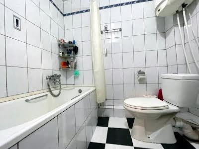 квартира по адресу Харьковских Дивизий ул., 17