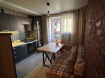 квартира за адресою Теплична вул., 38