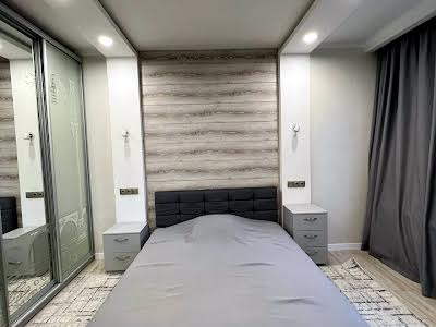 квартира по адресу Драгоманова ул., 38-А