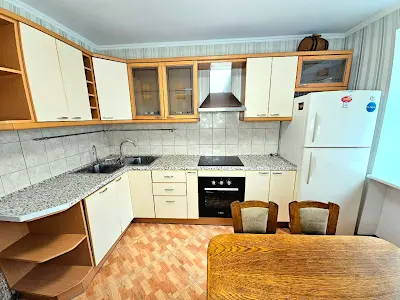 квартира за адресою Андрія Верхогляда вул. (Михайла Драгомирова), 2