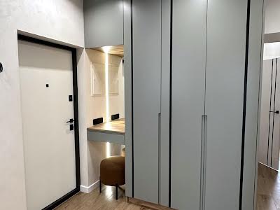 квартира за адресою Молодіжна вул., 8