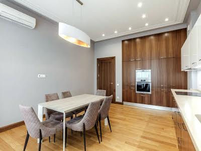 квартира по адресу Кловский спуск (Кловський), 7