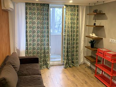 квартира за адресою Амвросія Бучми бульв., 2