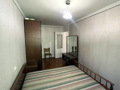 квартира за адресою Космонавтів вул., 48