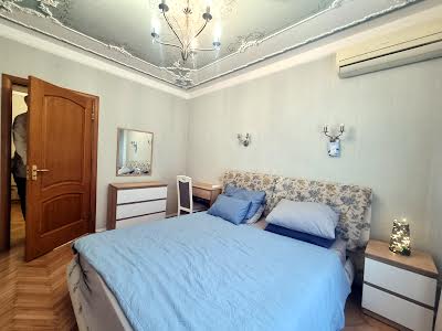квартира по адресу Киев, Панаса Мирного ул., 11