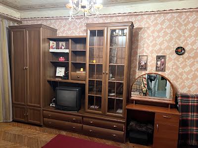 квартира за адресою Київ, Салютна вул., 21
