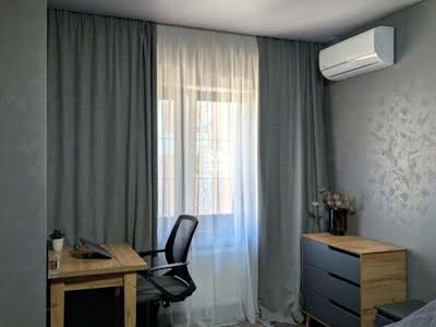 квартира за адресою Осіння вул., 38а