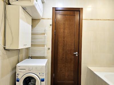 квартира за адресою Панаса Мирного вул., 8