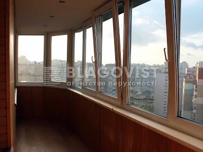 квартира за адресою Анни Ахматової вул., 13