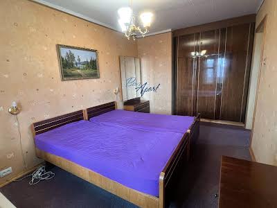 квартира по адресу Ревуцкого ул., 8
