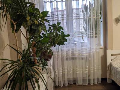 квартира за адресою Анни Ахматової вул., 30