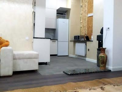 квартира за адресою Свободи вул., 4