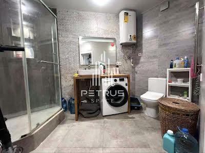 квартира за адресою Софії Русової вул., 3