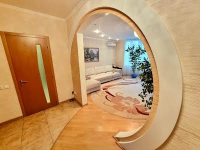 квартира за адресою Осіння вул., 33