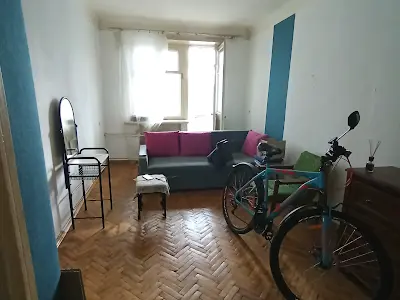 квартира по адресу Строителей ул., 26/8