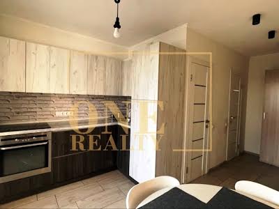 квартира за адресою Ревуцького вул., 21