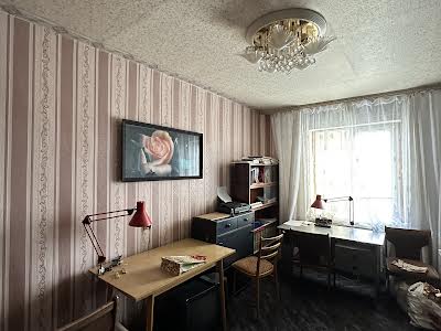 квартира за адресою Автозаводська вул., 93
