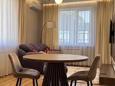 квартира за адресою Драгомирова, 14а