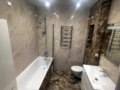 квартира за адресою Драгоманова вул., 10