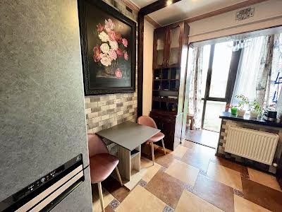 квартира за адресою Квітнева вул., 48