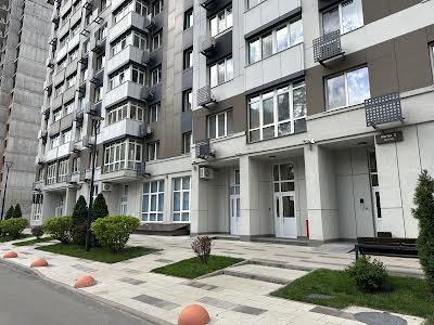 коммерческая по адресу Львівська, 15