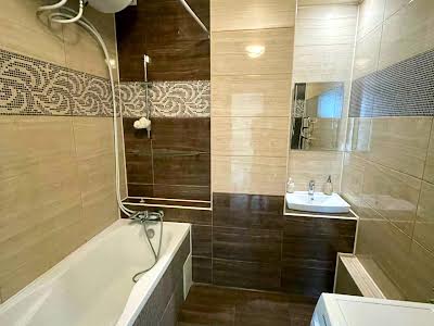 квартира за адресою Регенераторна вул., 4 к6