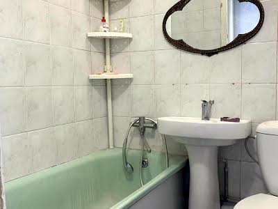 квартира за адресою Бучми вул. (Командарма Уборевича), 30а
