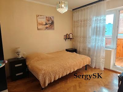 квартира за адресою Анни Ахматової вул., 23
