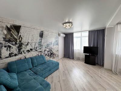 квартира за адресою Воскресенська вул., 18