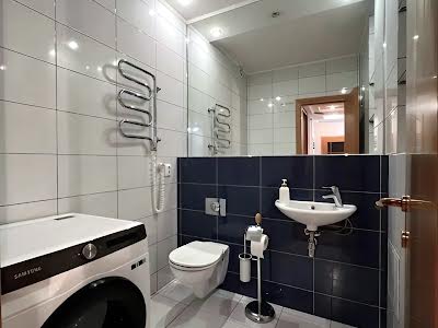 квартира за адресою Анни Ахматової вул., 47